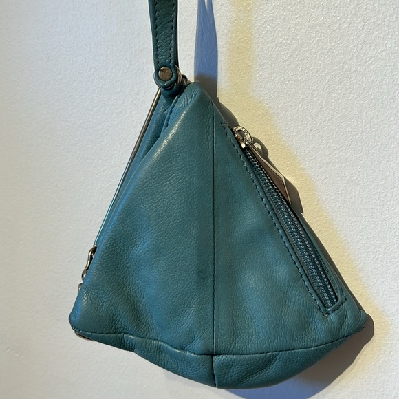 Renato Angi Venezia blue wristlet soft leather magnetic / zipper Italy - Picture 4 of 10